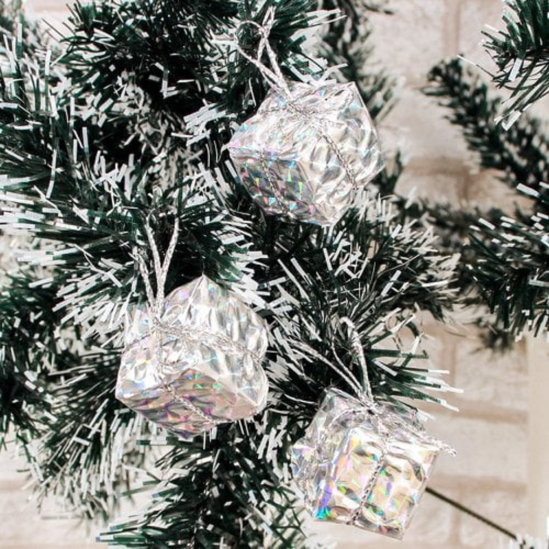 Arvore De Natal Nevada 120 Cm + 26 Brindes Decorativos