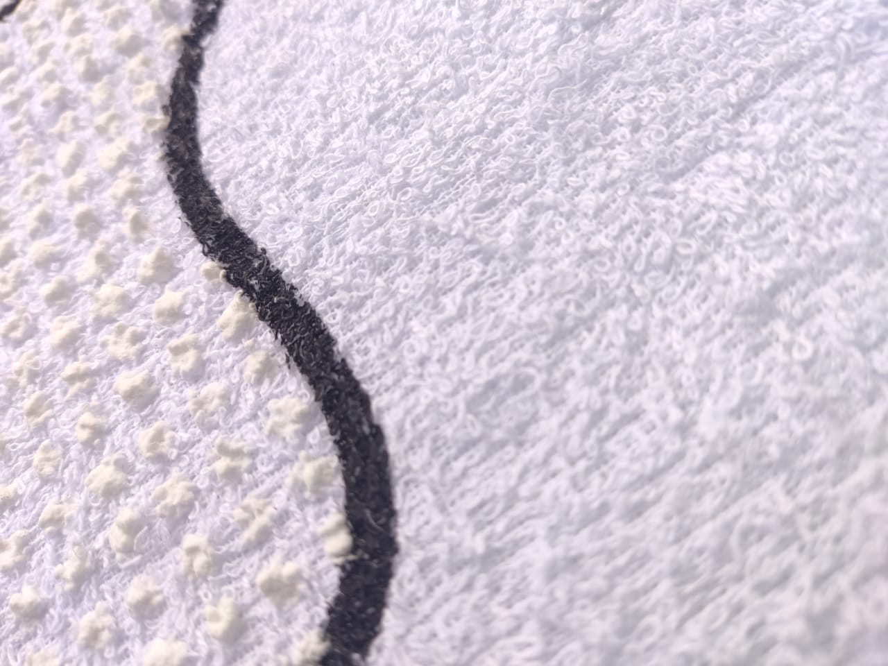 Toalha De Piso Plus C/ Puff Pezinhos Antiderrapante 60x44cm